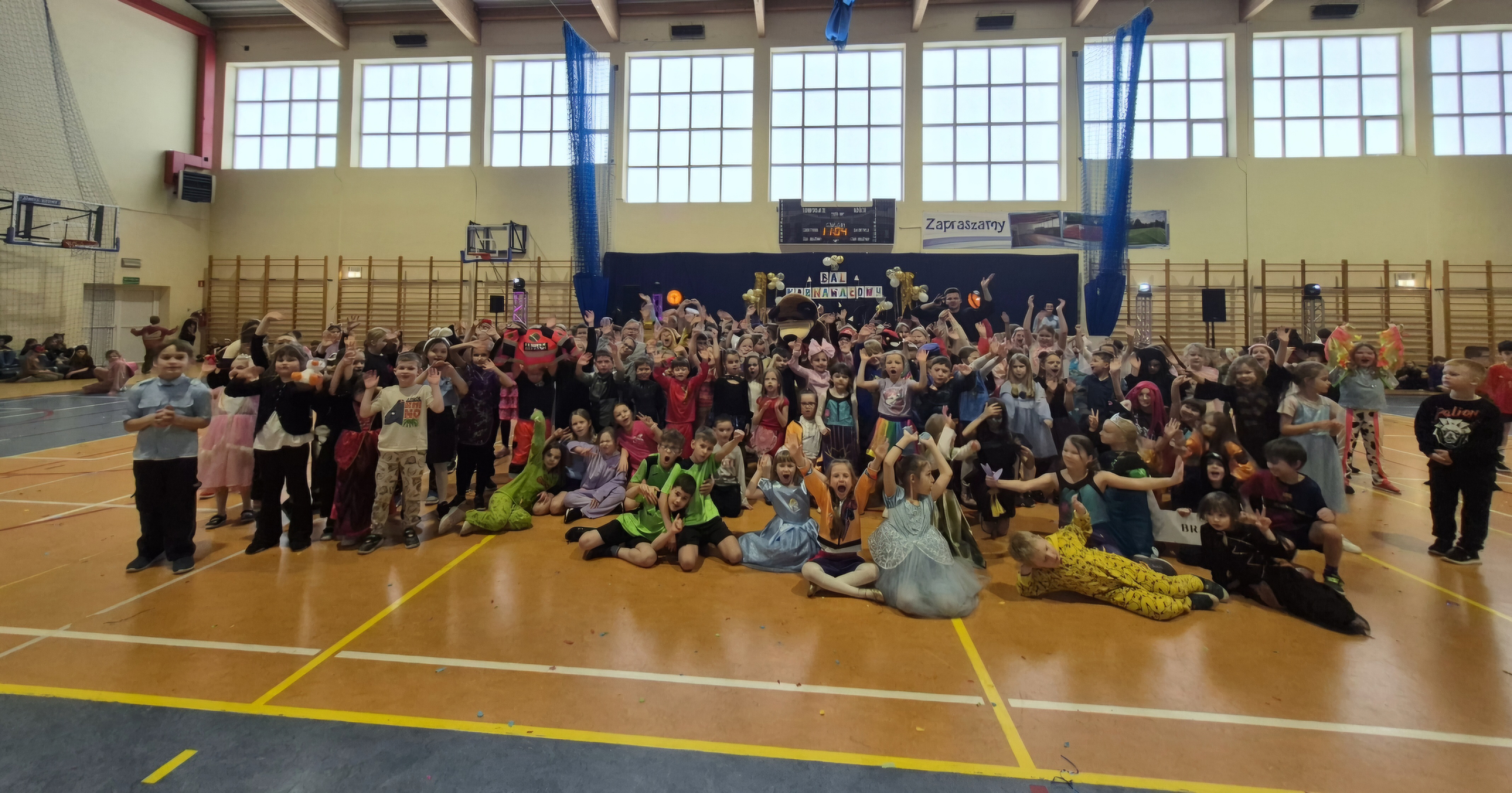 Więcej o: Zabawa choinkowa