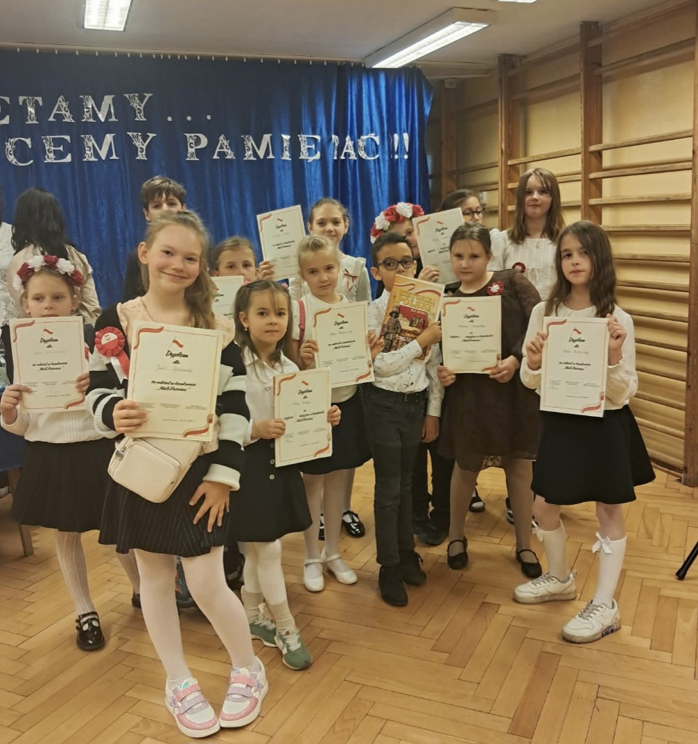 Więcej o: Festiwal Piosenki I Wierszy Patriotycznych "Mali Patrioci"